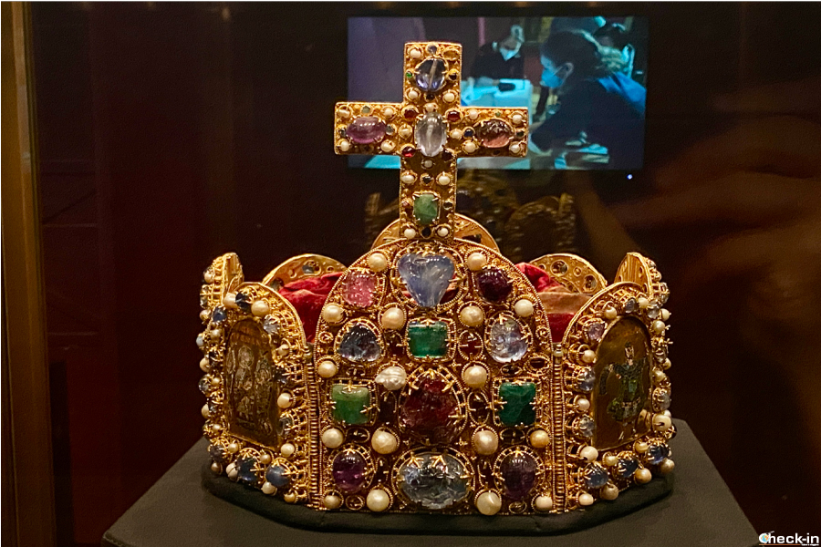 The crown of the Holy Roman Empire - Imperial Treasury, Vienna