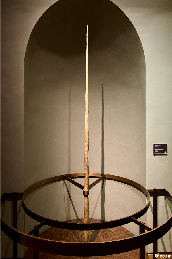 The supposed to be "Horn of unicorn" at the Imperial Treasury in Vienna