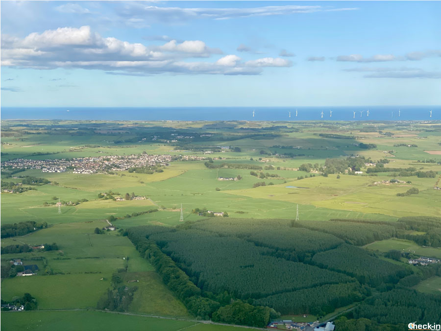Atterraggio all'aeroporto di Aberdeen Dyce a bordo del British Airways proveniente da Londra Heathrow