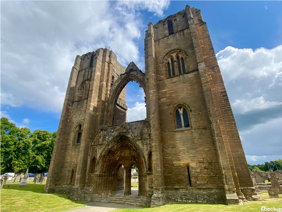 Rovine della Cattedrale di Elgin: storia, cosa vedere ed impressioni