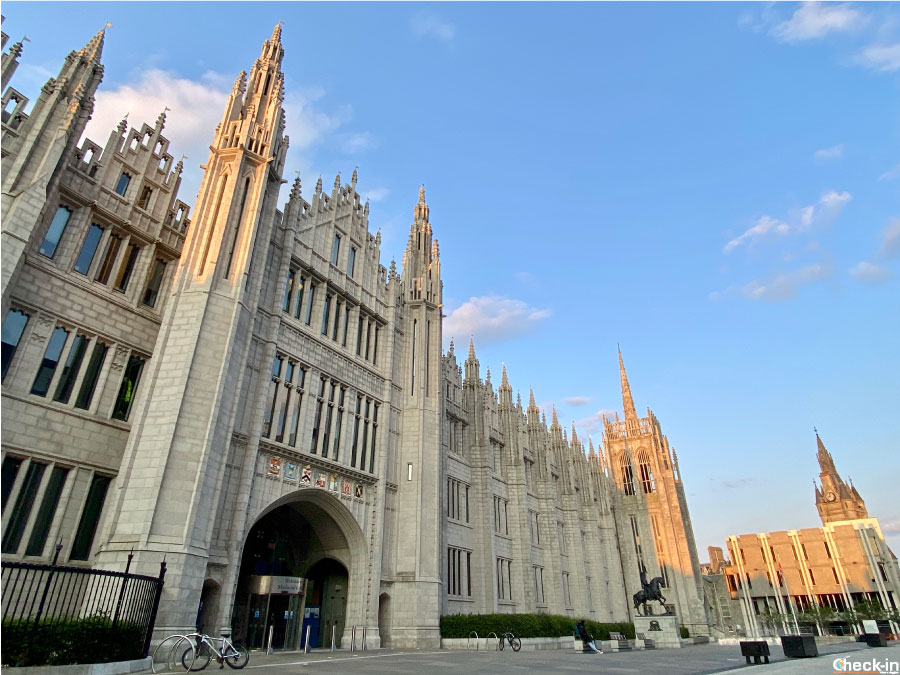 Cosa vedere ad Aberdeen in 1 o 2 giorni: la facciata del Marischal College