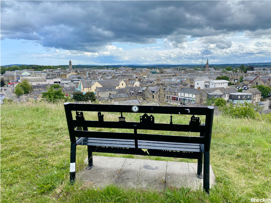Panorama su Elgin dalla panchina di Robbie Burns a Lady Hill