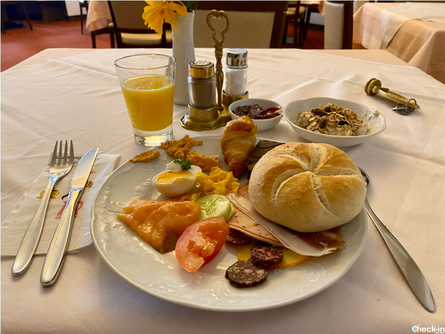 Colazione a buffet all'hotel Krone di Matrei am Brenner - Wipptal, Tirolo (Austria)