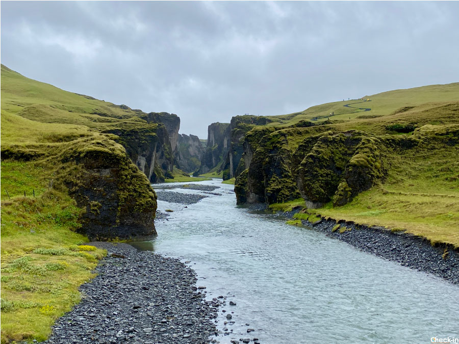 Posti ancora poco noti in Islanda: il canyon Fjaðrárgljúfur