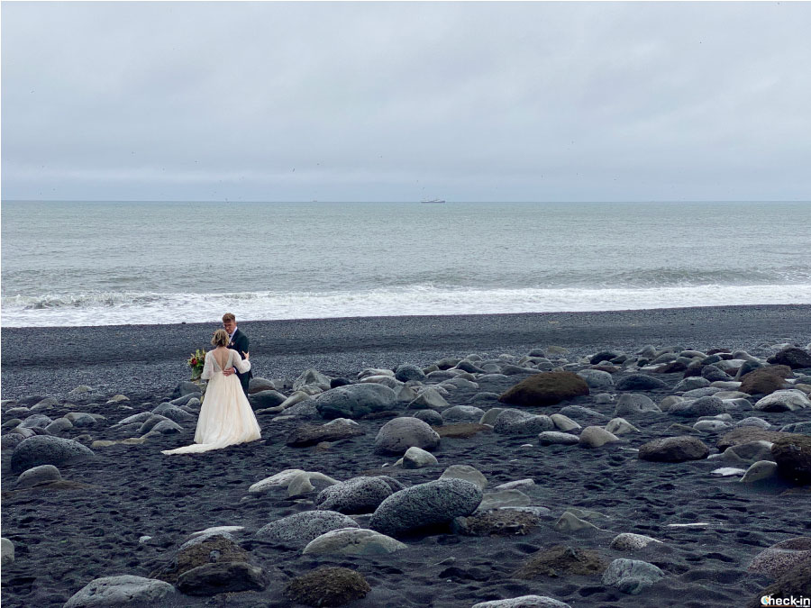 Luoghi più suggestivi dell'Islanda: la spiaggia nera Reynisfjara