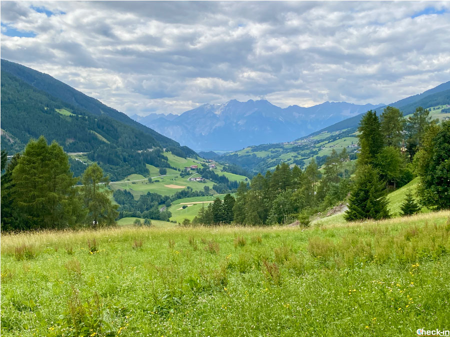 Vista panoramica da Matrei sui monti del Karwendel di Innsbruck