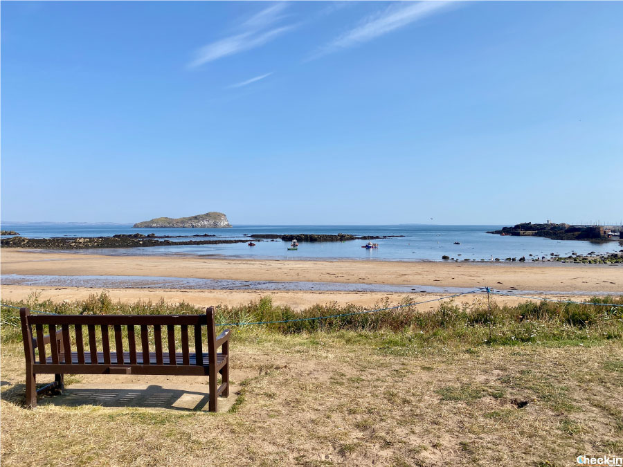 La spiaggia West Beach nel centro di North Berwick (East Lothian)