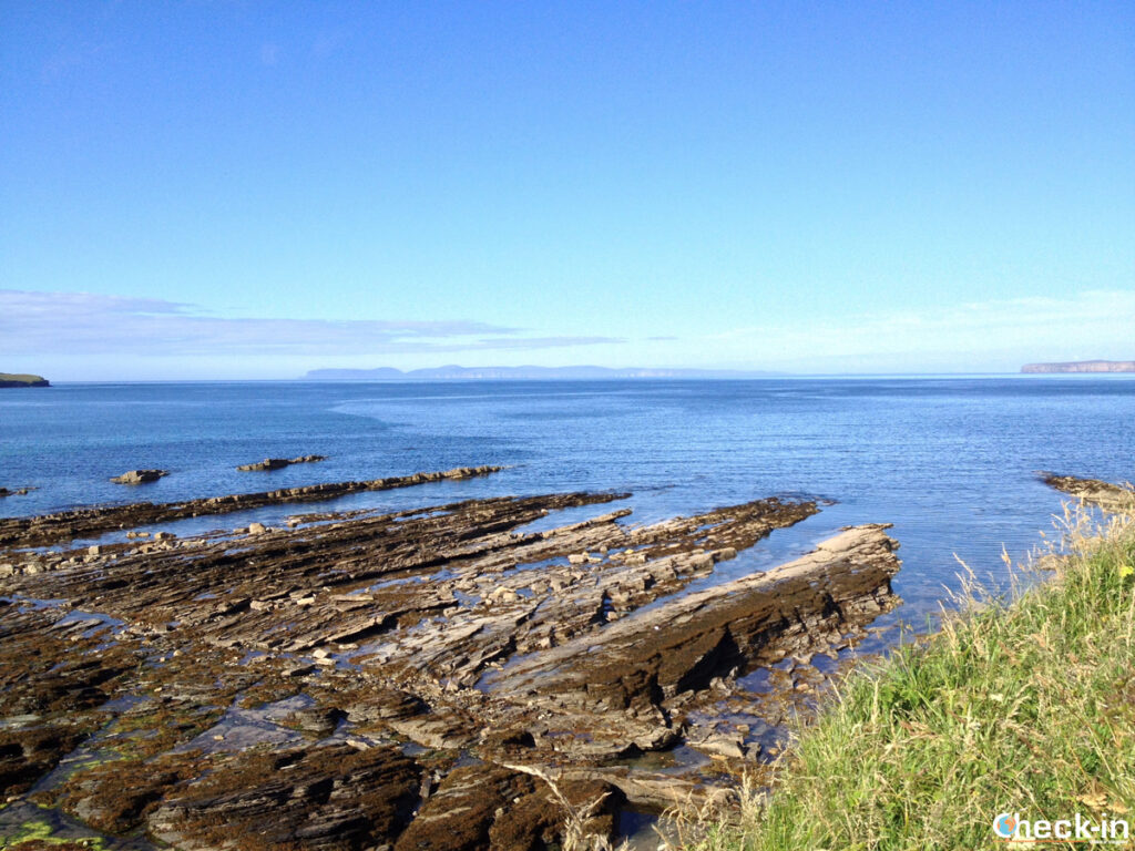 Vacanza attiva in Scozia: le 8 camminate costiere da fare tra storia e paesaggi da sogno