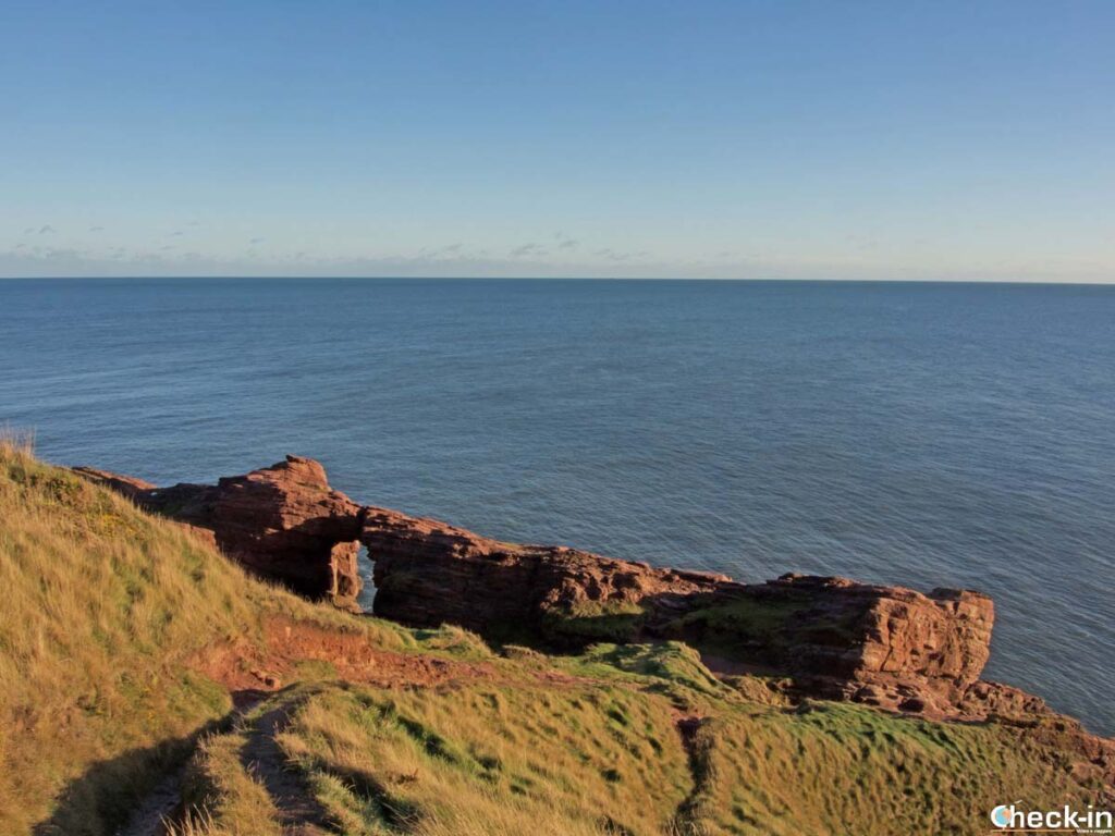 8 camminate costiere da fare in Scozia: sentiero da Arbroath a Auchmithie