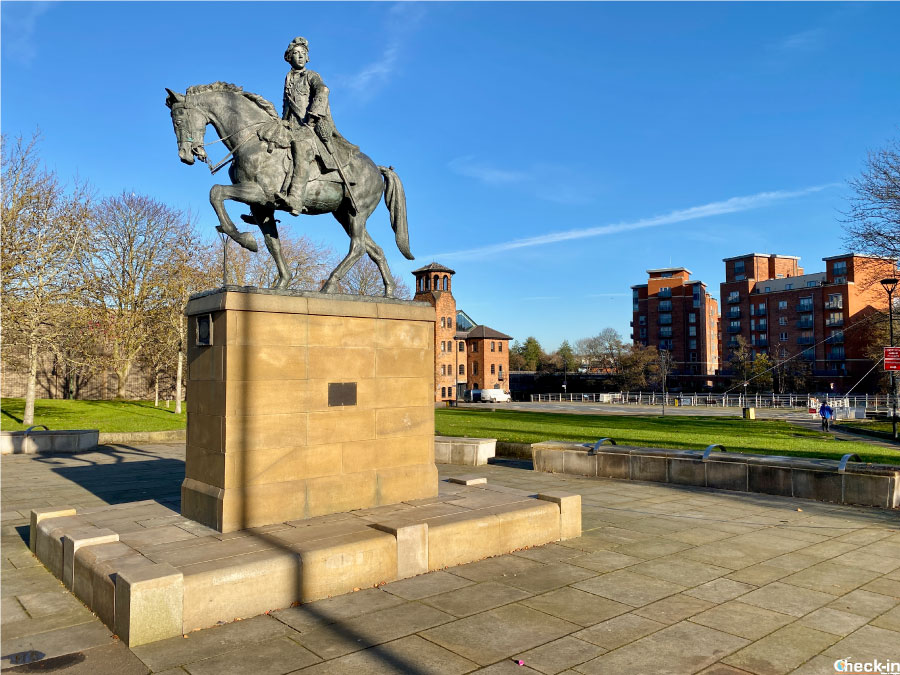 Statua di Bonnie Prince Charlie a cavallo - Derby, West Midlands (Inghilterra)