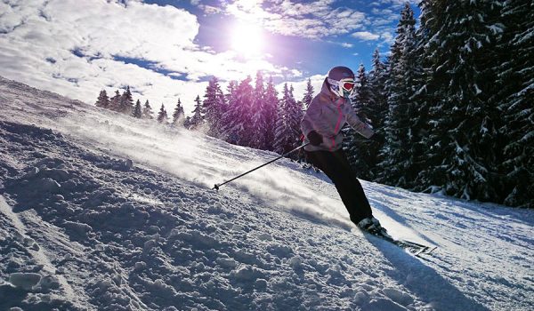 I vantaggi dello sciare e di una vacanza in montagna