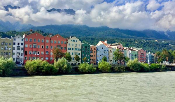 Passeggiata lungo il fiume Inn a Innsbruck