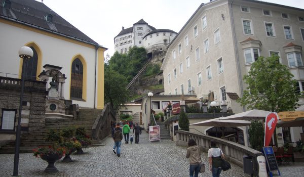 Cosa vedere a Kufstein: la Fortezza vista da Unterer Stadtplazt