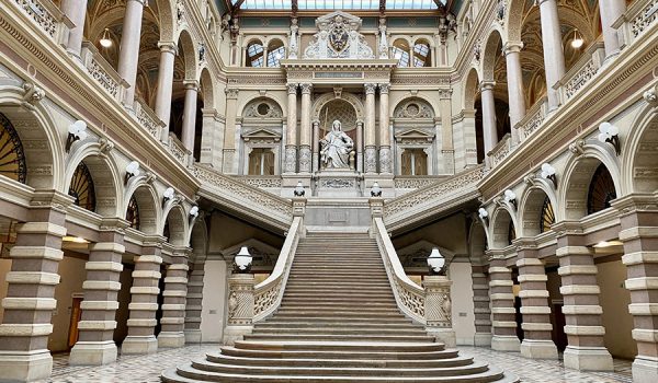 Luoghi più belli di Vienna: atrio del Palazzo di Giustizia