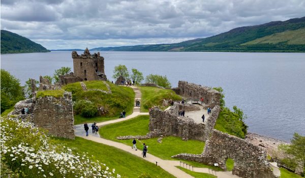 Castillo de Urquhart: tour en español de un día desde Edimburgo