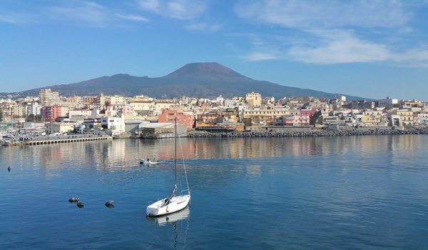 Come arrivare a Napoli in nave (e con gli altri mezzi di trasporto)