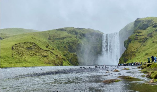 Tour di 2 giorni nell'Islanda meridionale: la cascata di Skógafoss