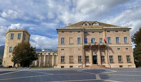 Cosa vedere a Loano in un giorno: Palazzo Doria (sede del Comune)