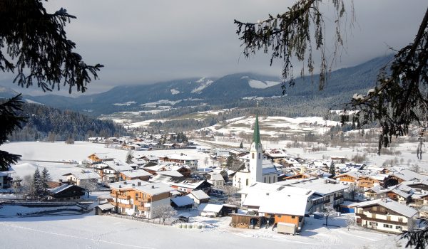 Panorama di Ellmau a dicembre dalla Marienkapelle - Wilder Kaiser, Tirolo (Austria)