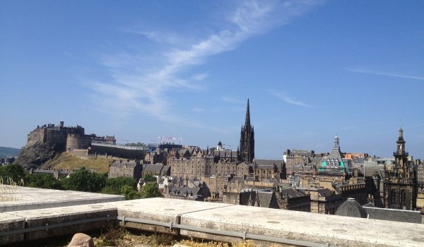 Visit Edinburgh and its panoramic viewpoints: the roof terrace at the National Museum of Scotland